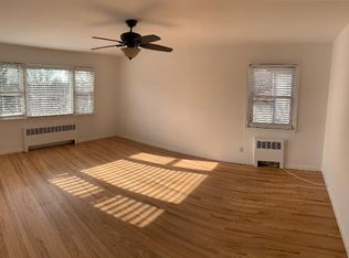261 Palmer Rd, Yonkers, NY 10701