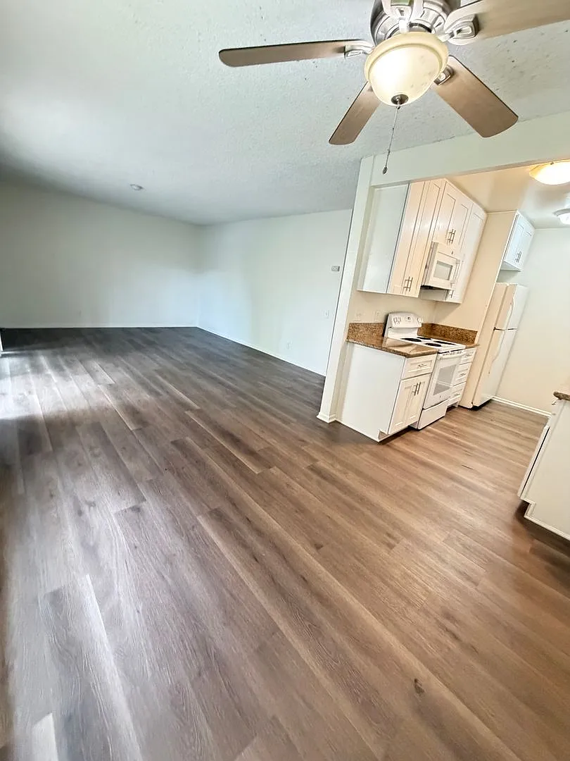 *Spacious 1 Bedroom in La Jolla!* — Photo 3