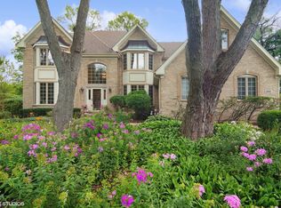 550 Chateaux Bourne Dr, Barrington, IL 60010
