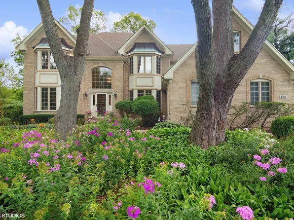 550 Chateaux Bourne Dr, Barrington, IL 60010