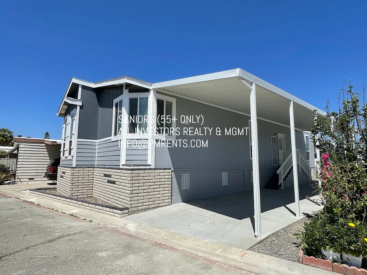 Building Photo - 141 Douglas Dr #75