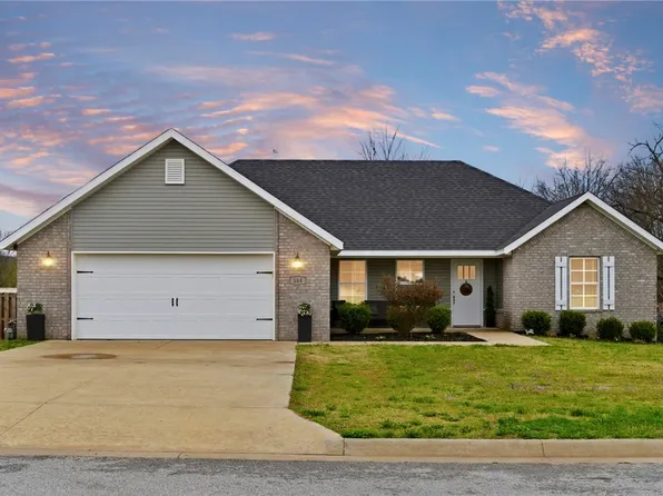 164 Parson St, Huntsville, AR 72740