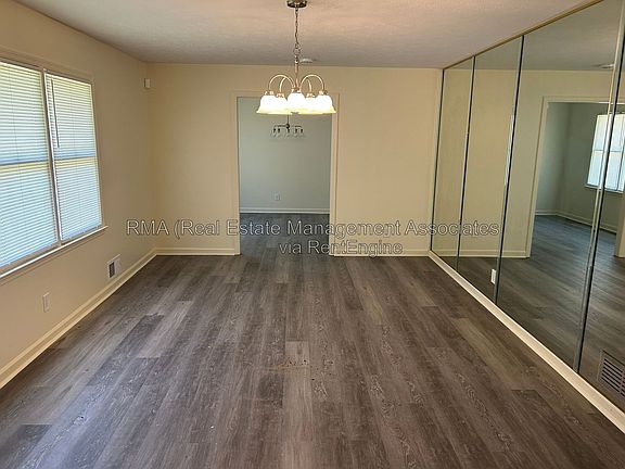 2nd image of 218 Ella Cir