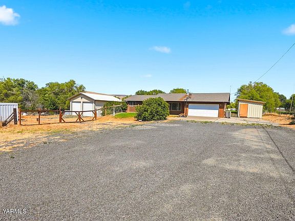 3rd image of 3415 N Wenas Rd