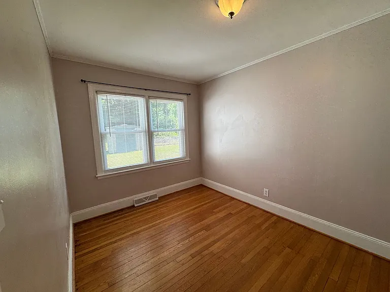 108 Morris Ave — Photo 8