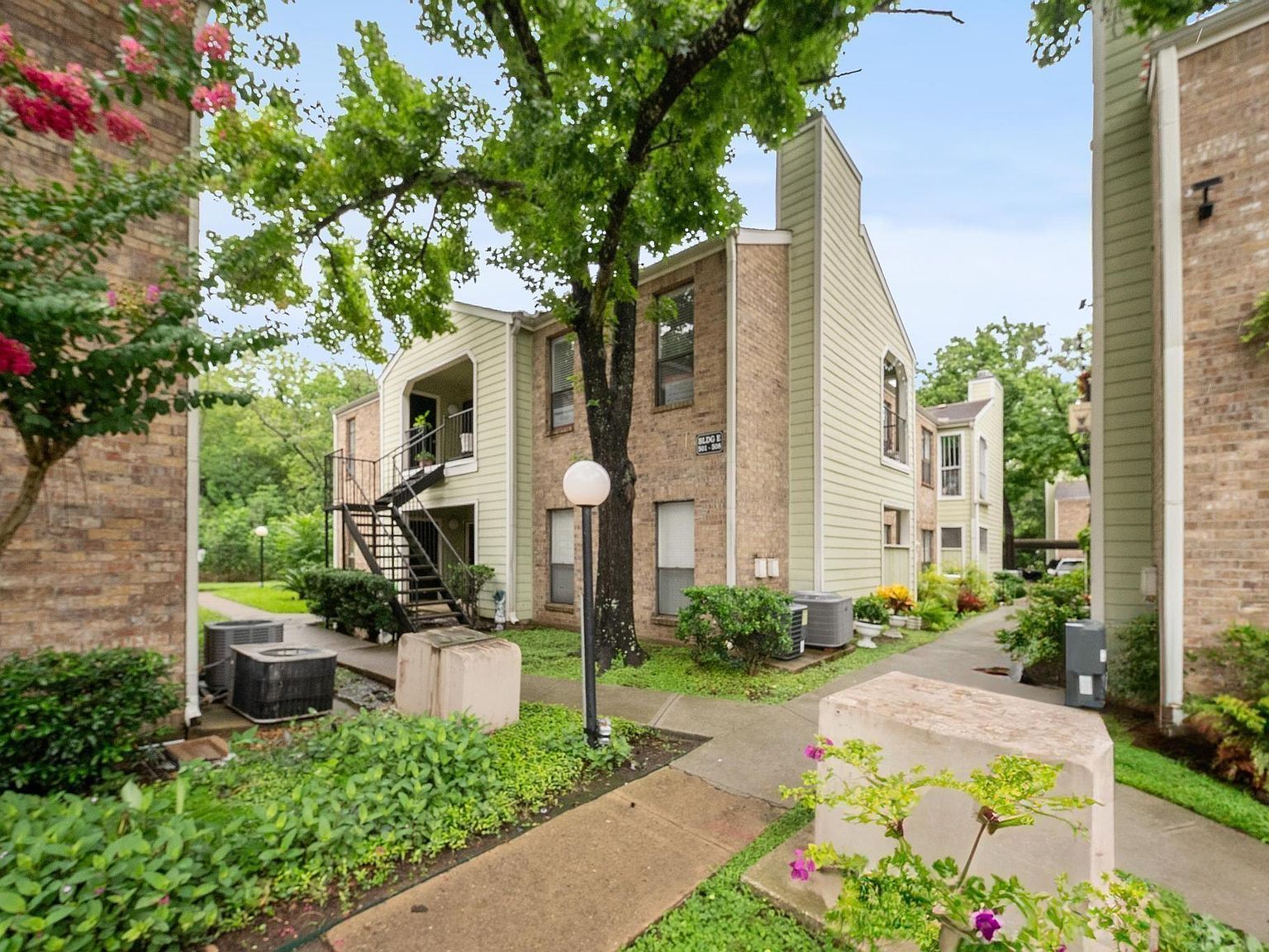 6602 Harbor Town Dr APT 506