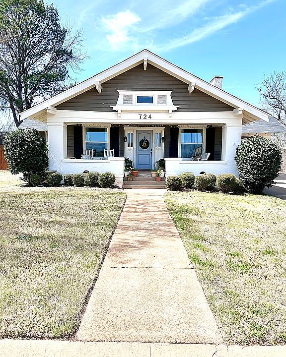 1st image of 724 Virginia St