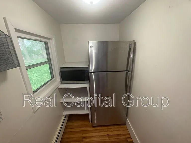 376 Kenwood Ave — Photo 24