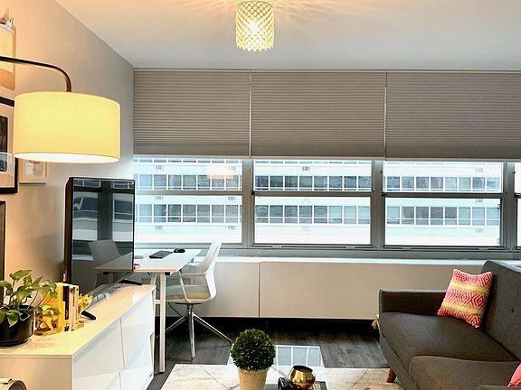 3rd image of 3550 N Lake Shore Dr APT 323
