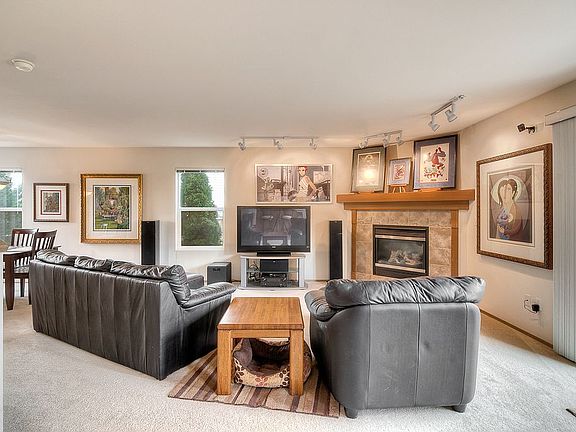 4th image of 9519 Country Hollow Dr E