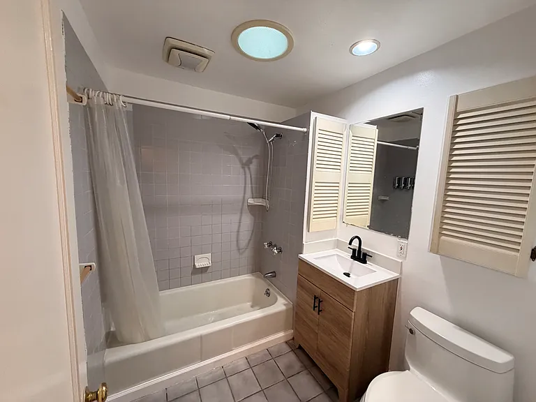 585 Morse Ave — Photo 21