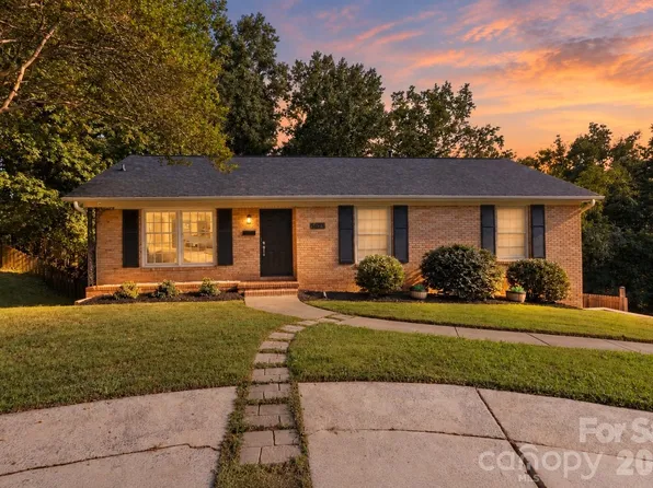6623 Brookcrest Dr, Charlotte, NC 28210