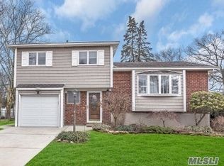 1 Linda Ln, North Babylon, NY 11703