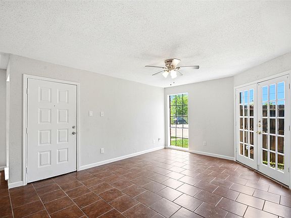 2nd image of 12500 Sandpiper Dr APT 121