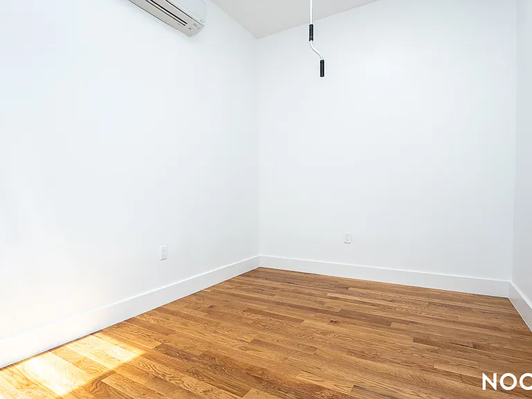 589 Knickerbocker Ave #2 — Photo 8