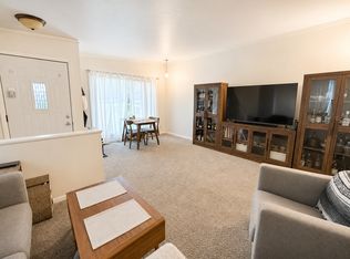 3901 Quebec St, Ames, IA 50014