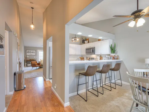 320 Lake Chateau Dr, Hermitage, TN 37076