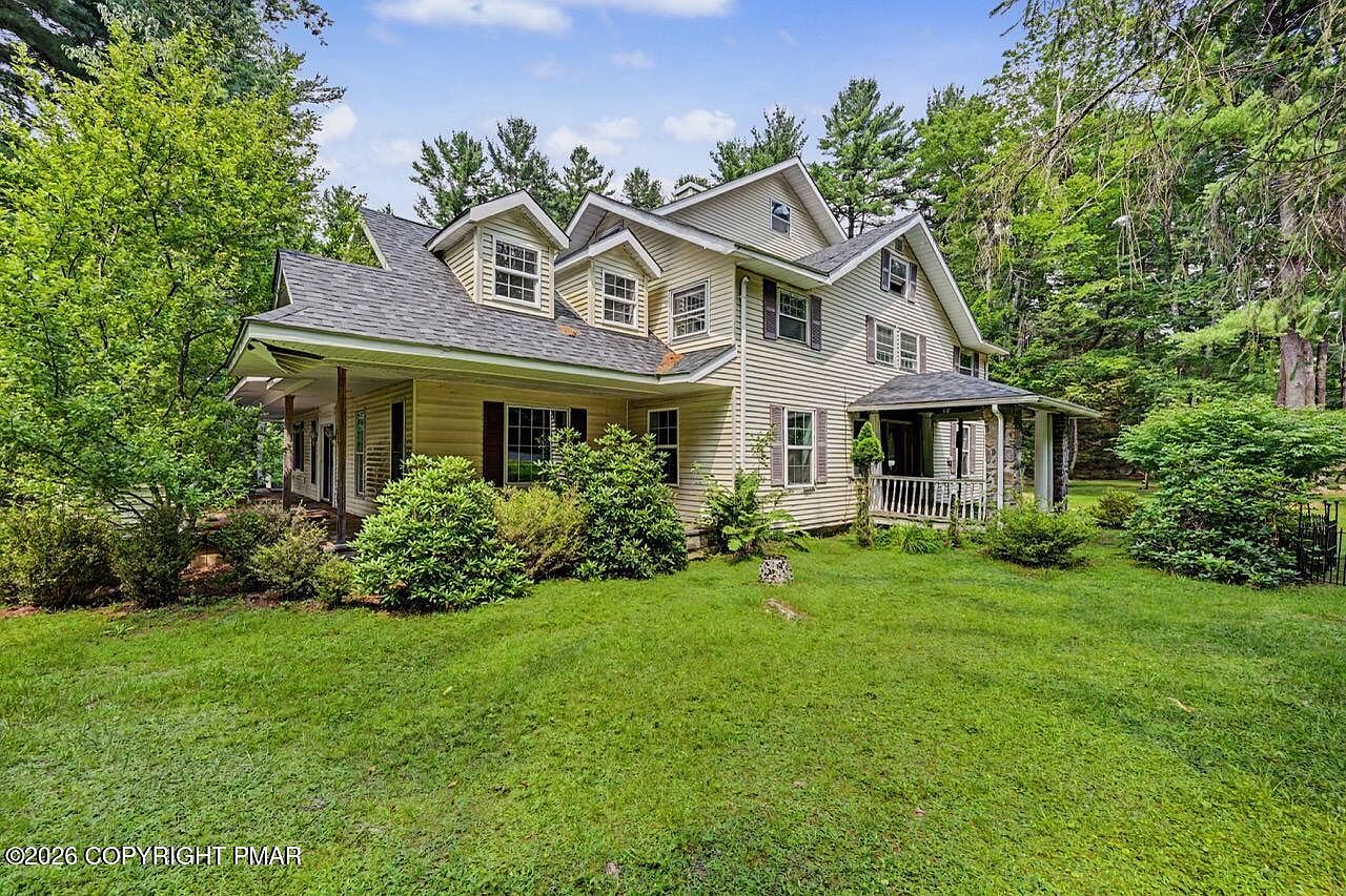 5241 Pocono Crest Rd — Lake Naomi Club