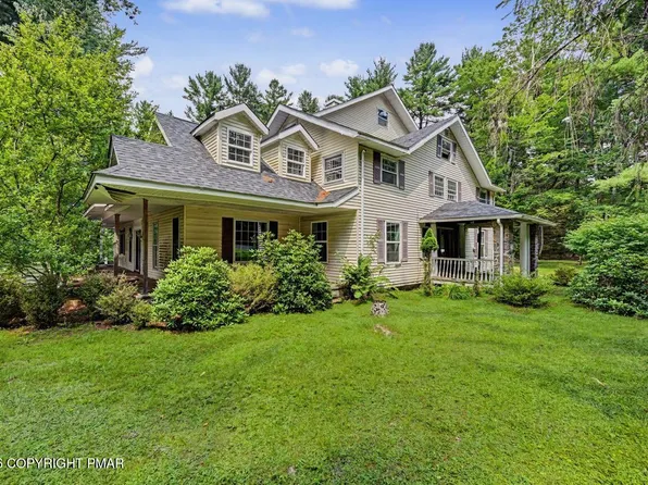 5241 Pocono Crest Rd, Pocono Pines, PA 18350