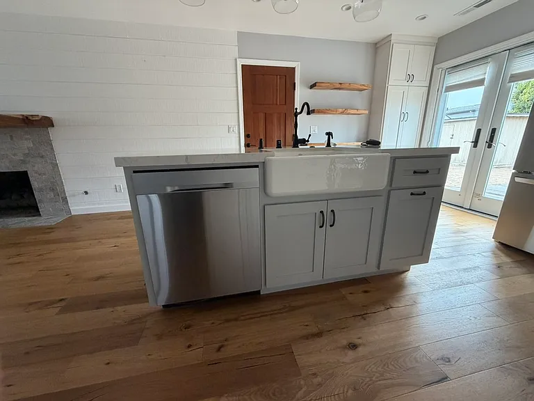 242 Reindollar Ave — Photo 5
