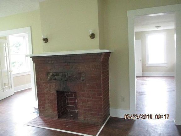 5th image of 1125 W Main St