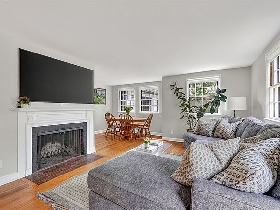 3rd image of 63 Lexington Rd