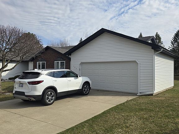 2nd image of 145 Timber Ridge Dr
