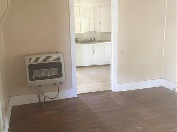 2nd image of 808 W Avenue A