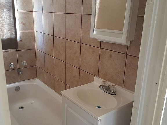 2nd image of 109 Micklejohn St