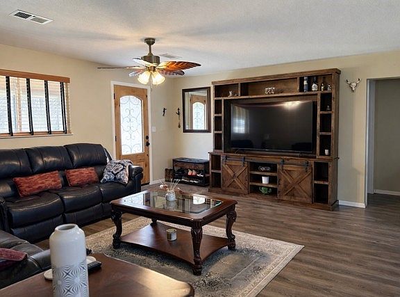 4th image of 334 Live Oak Loop