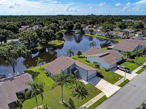 3rd image of 405 Cypress Forest Dr