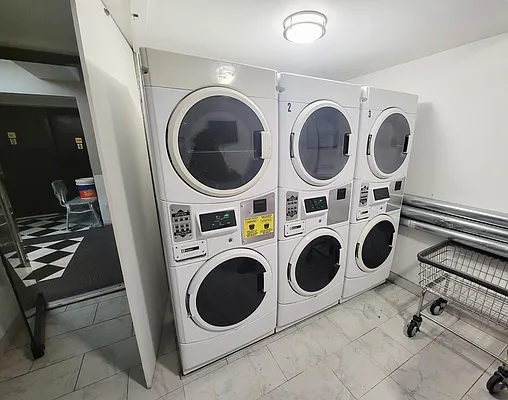 Rented by Bruma Realty LLC | media 14