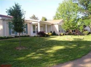 2811 Flameglow Dr, Saint Louis, MO