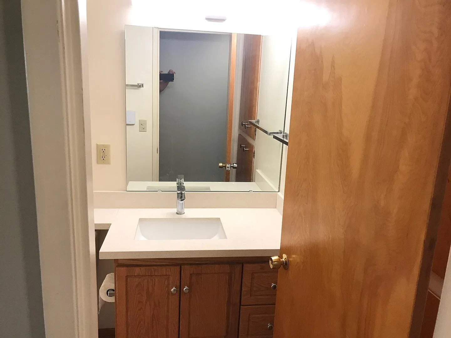 2210 Minor Ave E — Photo 3