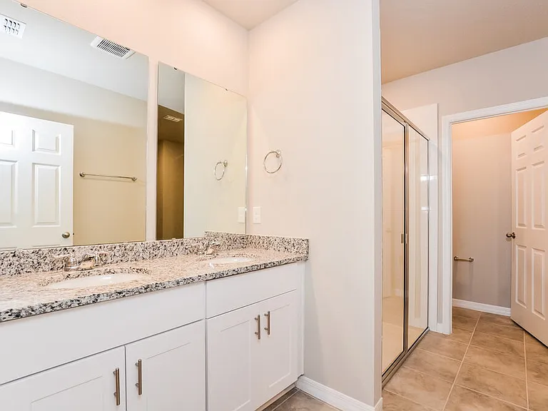 5247 Meredrew Ln — Photo 9