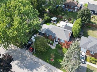 2105 Maplewood Dr, Burlington, ON L7R 2C6