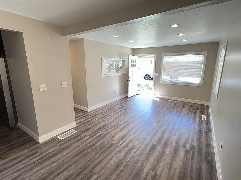 4480 W 5655 S — Photo 4