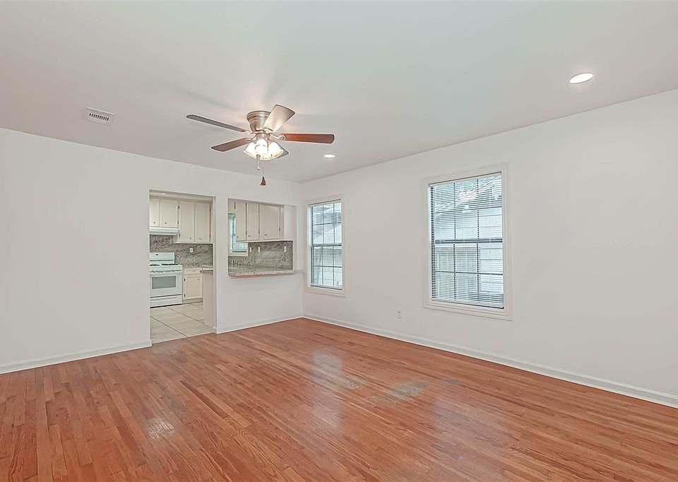 1st image of 605 Eastwood St