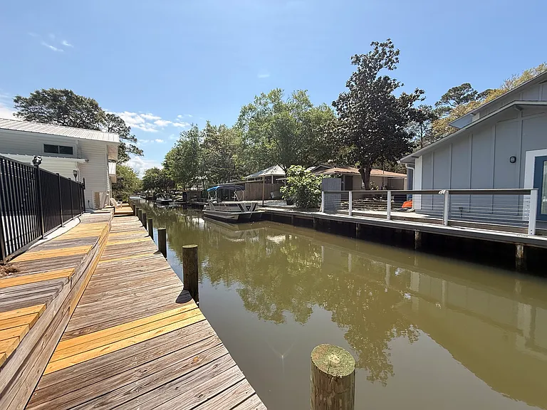 28 E Wild Briar Rd #C — Photo 6