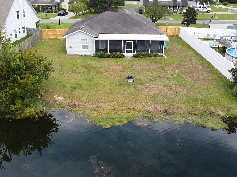 212 Victorias Cir — Photo 8