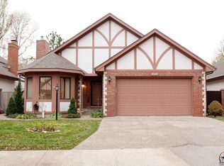 2315 SW Brookhaven Ln, Topeka, KS 66614