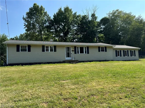 10410 Scatell St NW, Canal Fulton, OH 44614