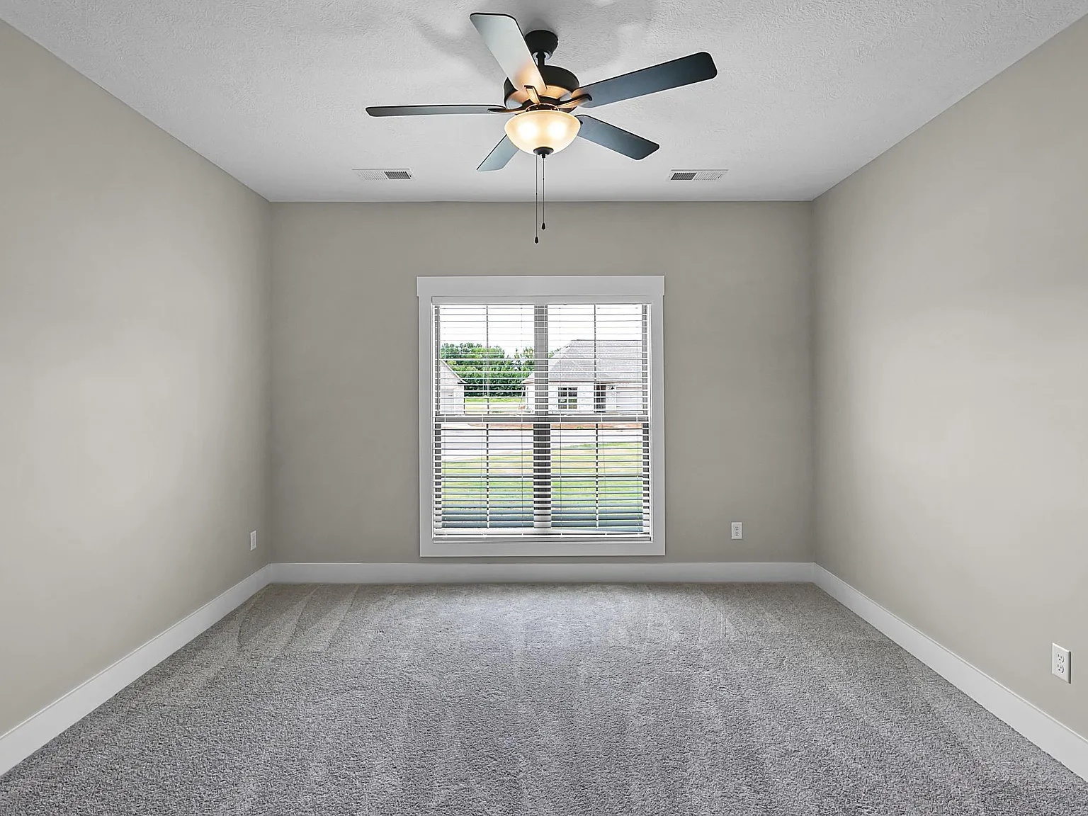 2 bed, 1050 sqft, $1,650 — Photo 4