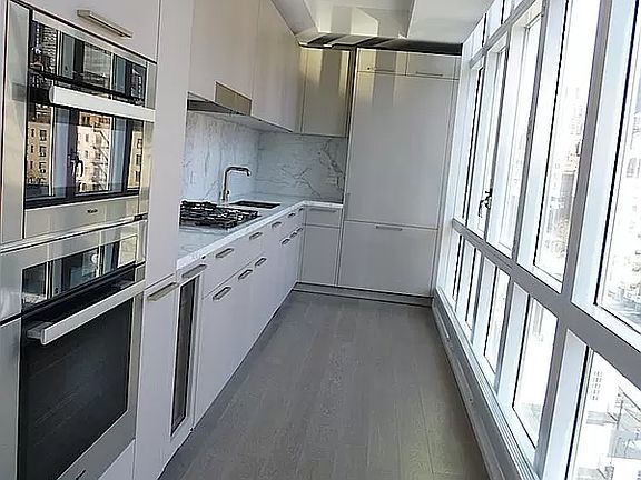 5th image of 305 E 51st St #9A