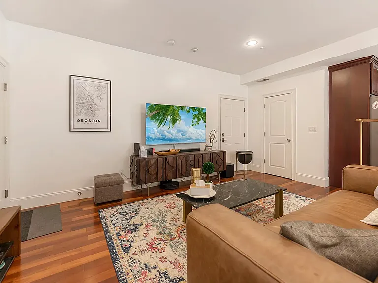406 Main St #3 — Photo 15