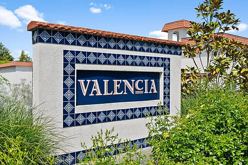 Valencia Apartments Photo 1