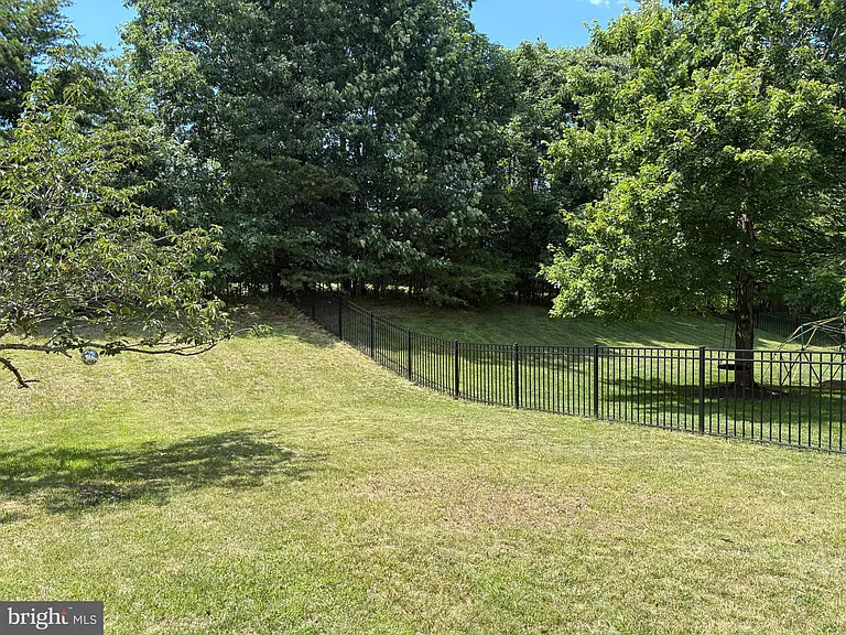 5920 Interlachen Ct — Photo 39