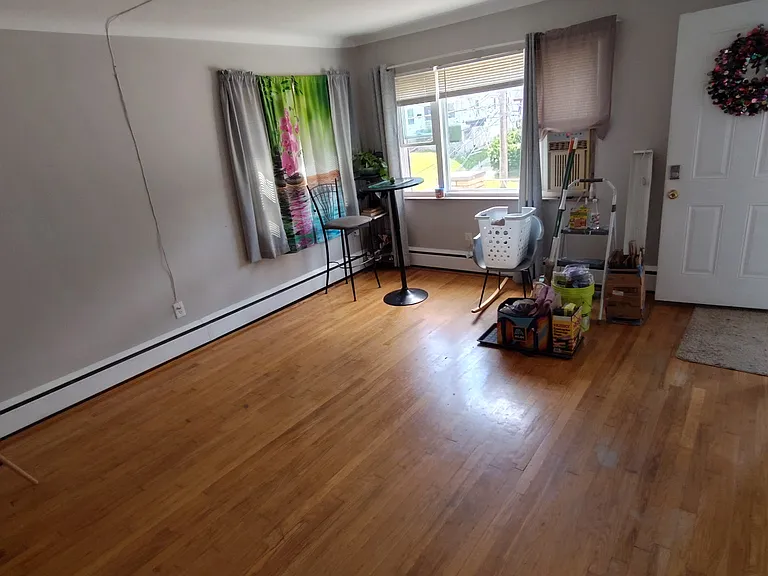 4250 Saint Martins Pl #4 — Photo 4