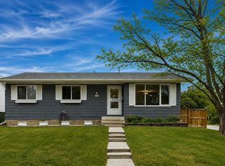 344 SW Queen Charlotte Rd SE, Calgary, AB T2J 4H6