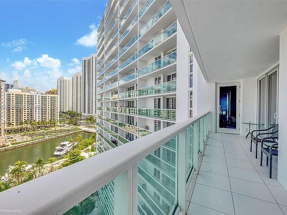 5th image of 100 Bayview Dr APT 1231